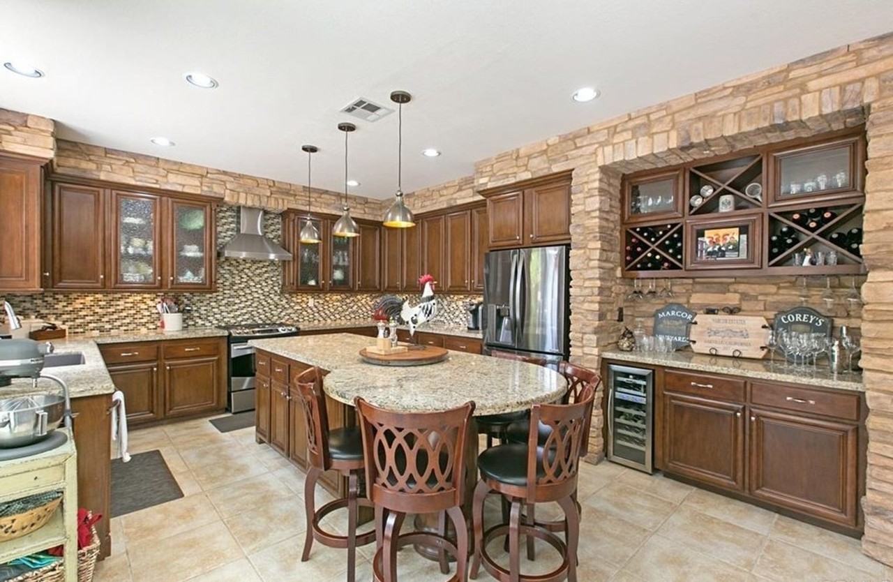 2941 Avenida Castana - Photo 5 of 29