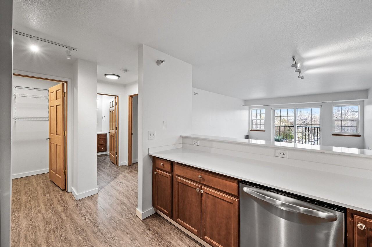 Wedgewood Apartments - Photo 5 of 12