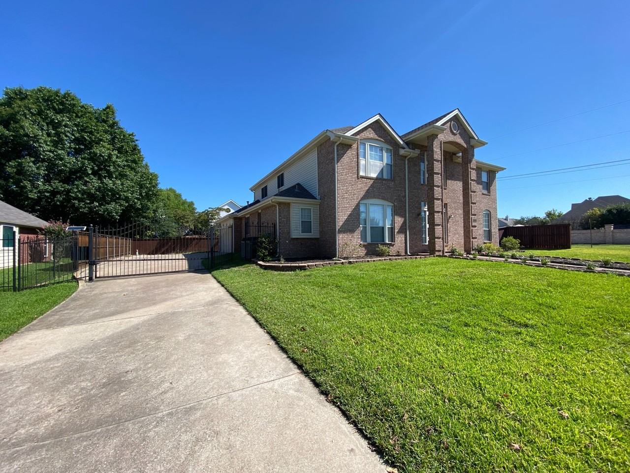 1501 Joshua Ct - Photo 3 of 32