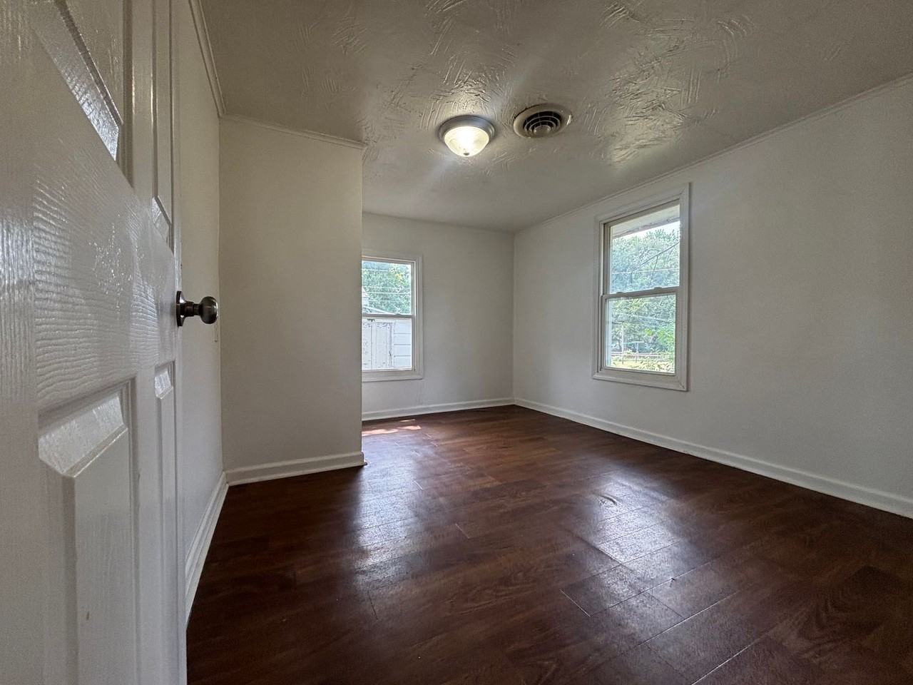 2900 W Lincoln St - Photo 3 of 13