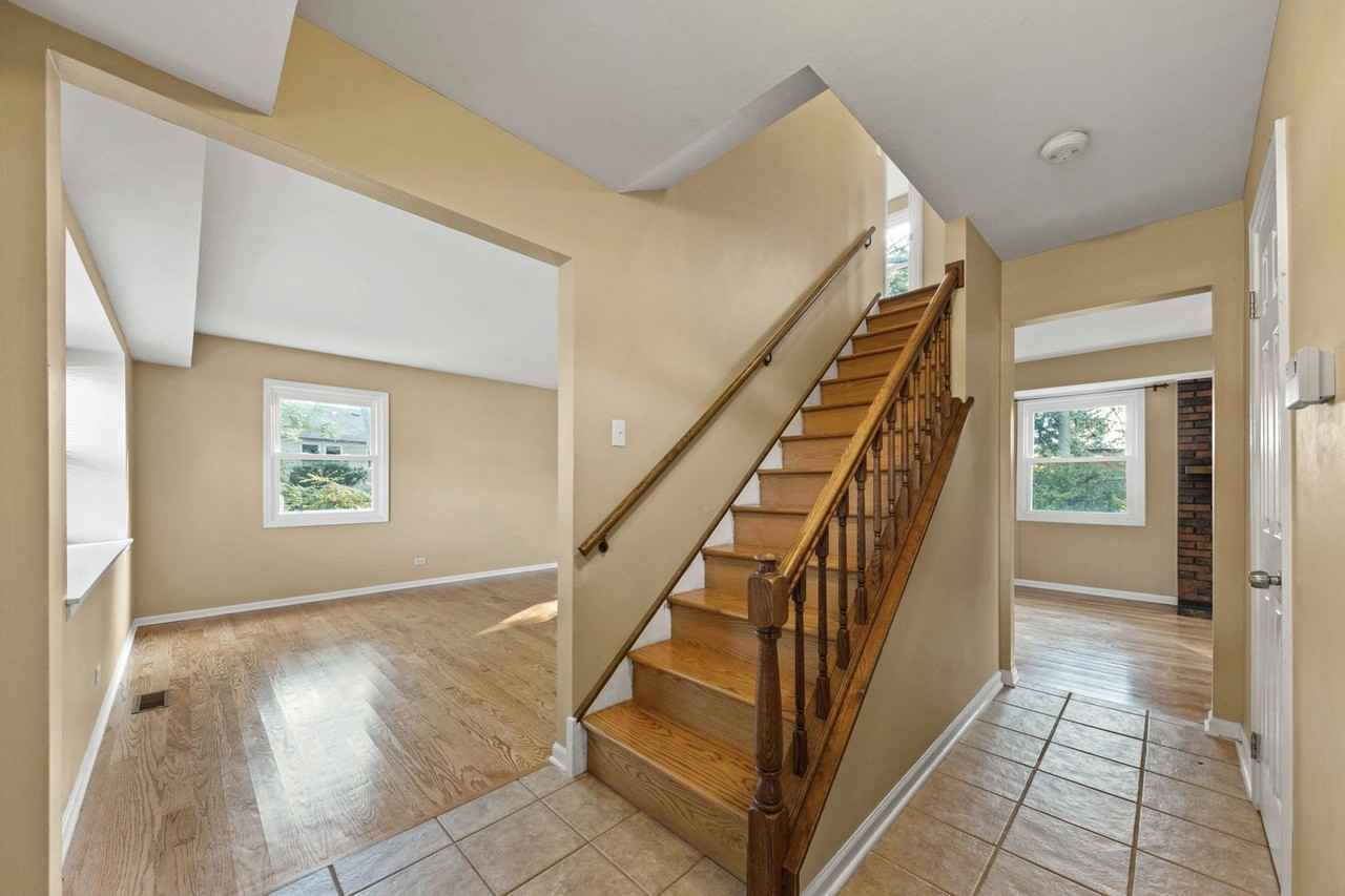 1121 Belmar Ln - Photo 7 of 23