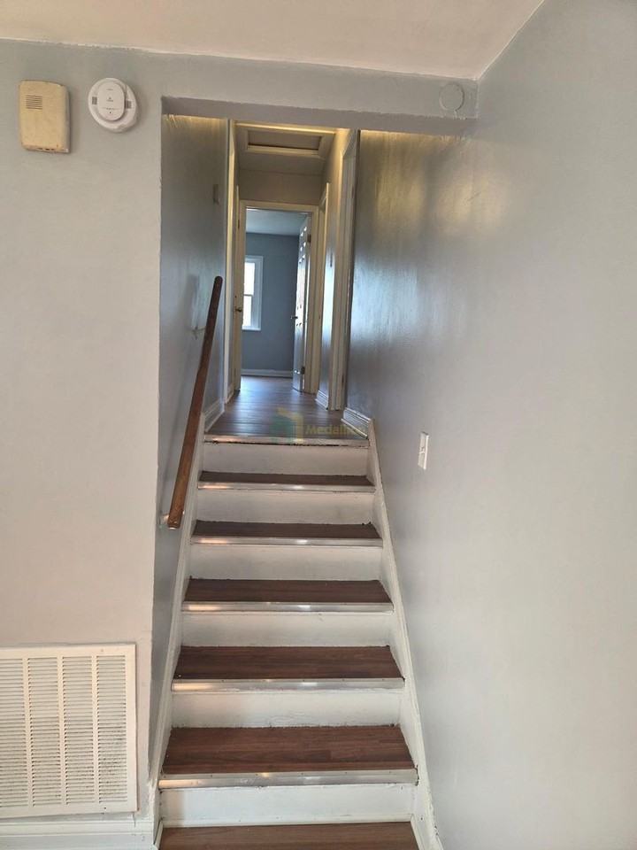1702 West Edmaire Street - Photo 5 of 20