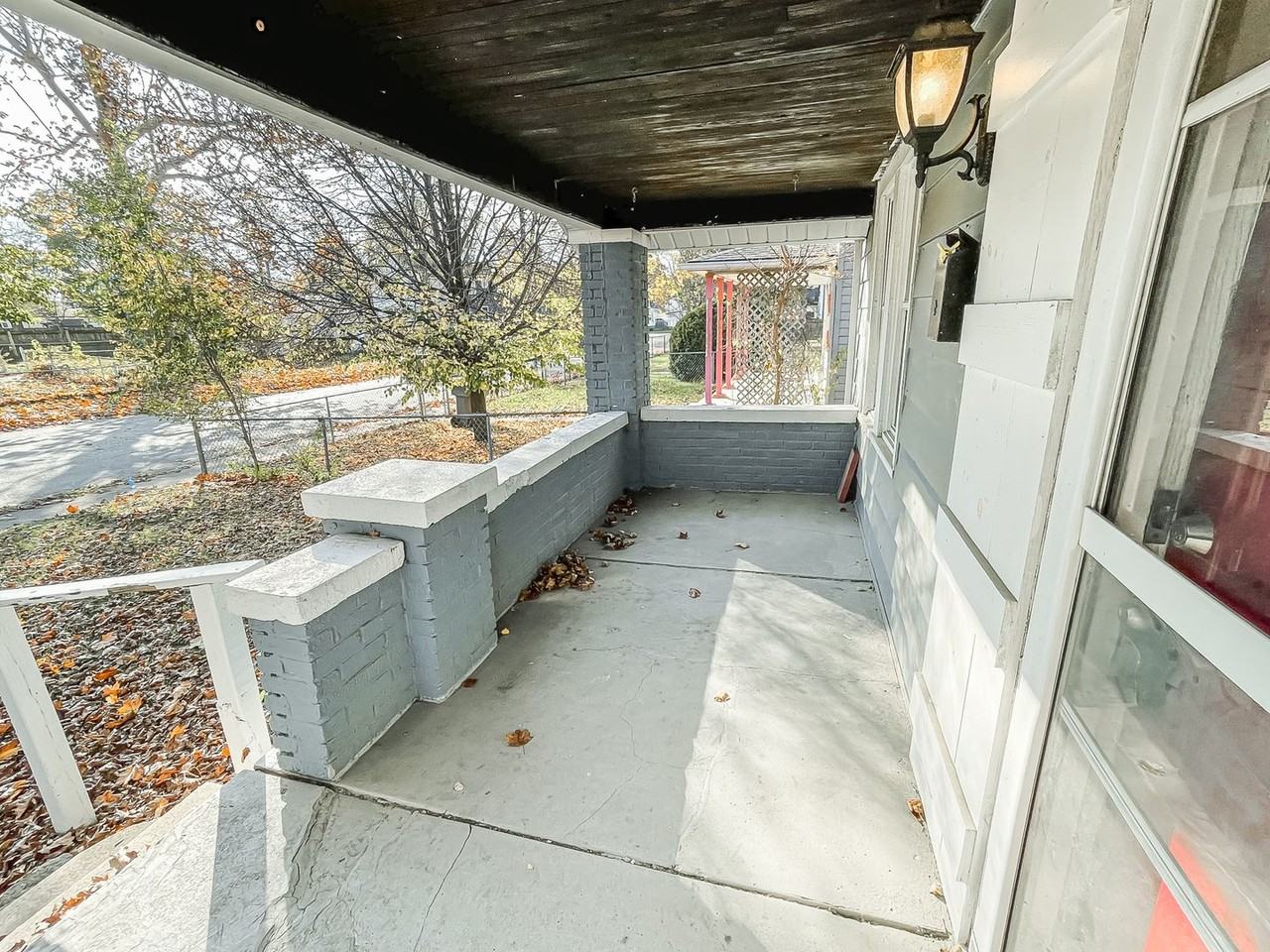 2230 Woodlawn Ave - Photo 2 of 19