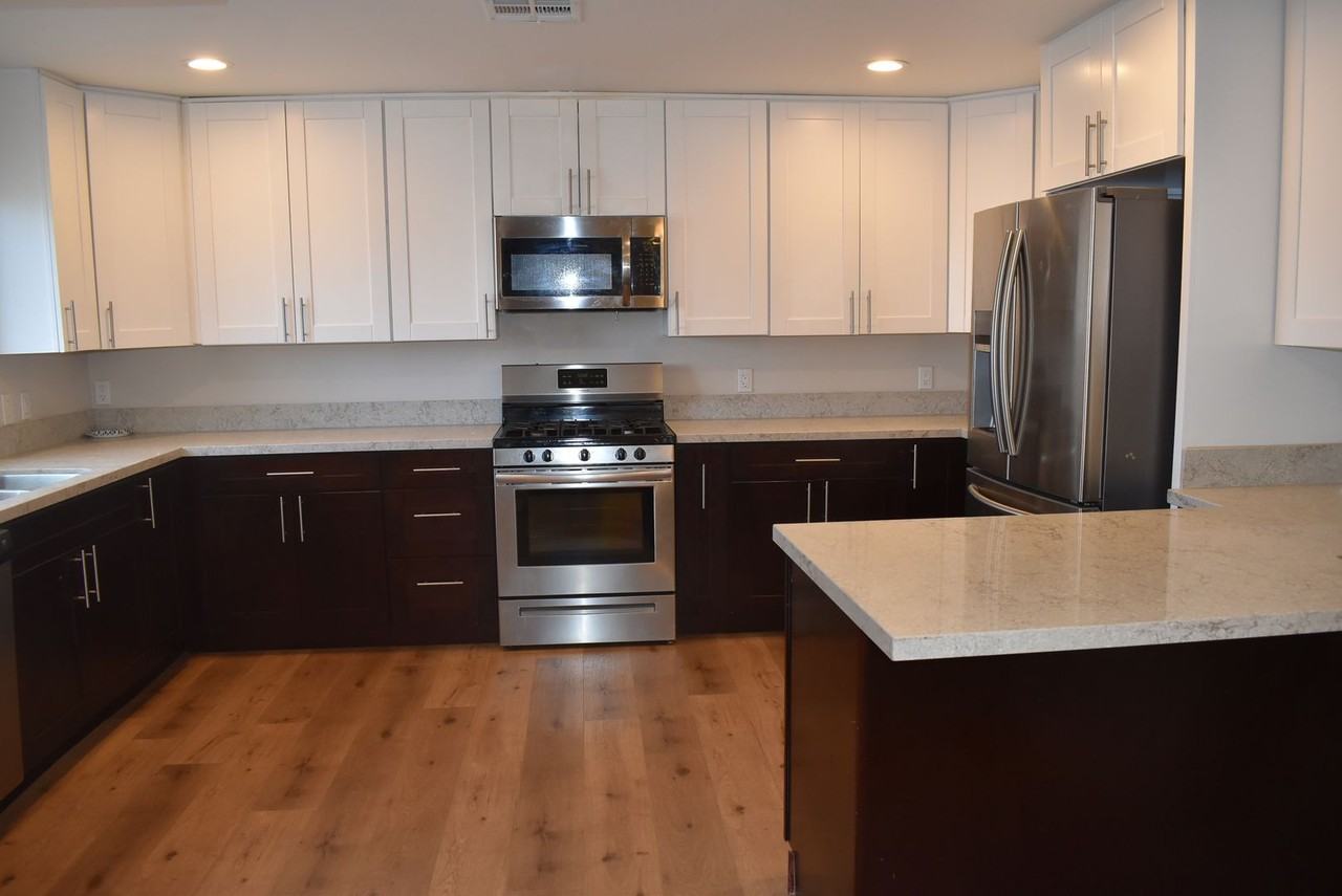 13037 Julian Ave - Photo 2 of 25