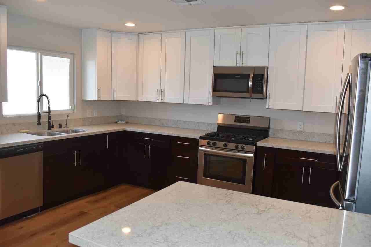 13037 Julian Ave - Photo 3 of 25