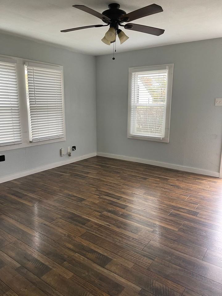 1600 Mccormick St - Photo 2 of 5