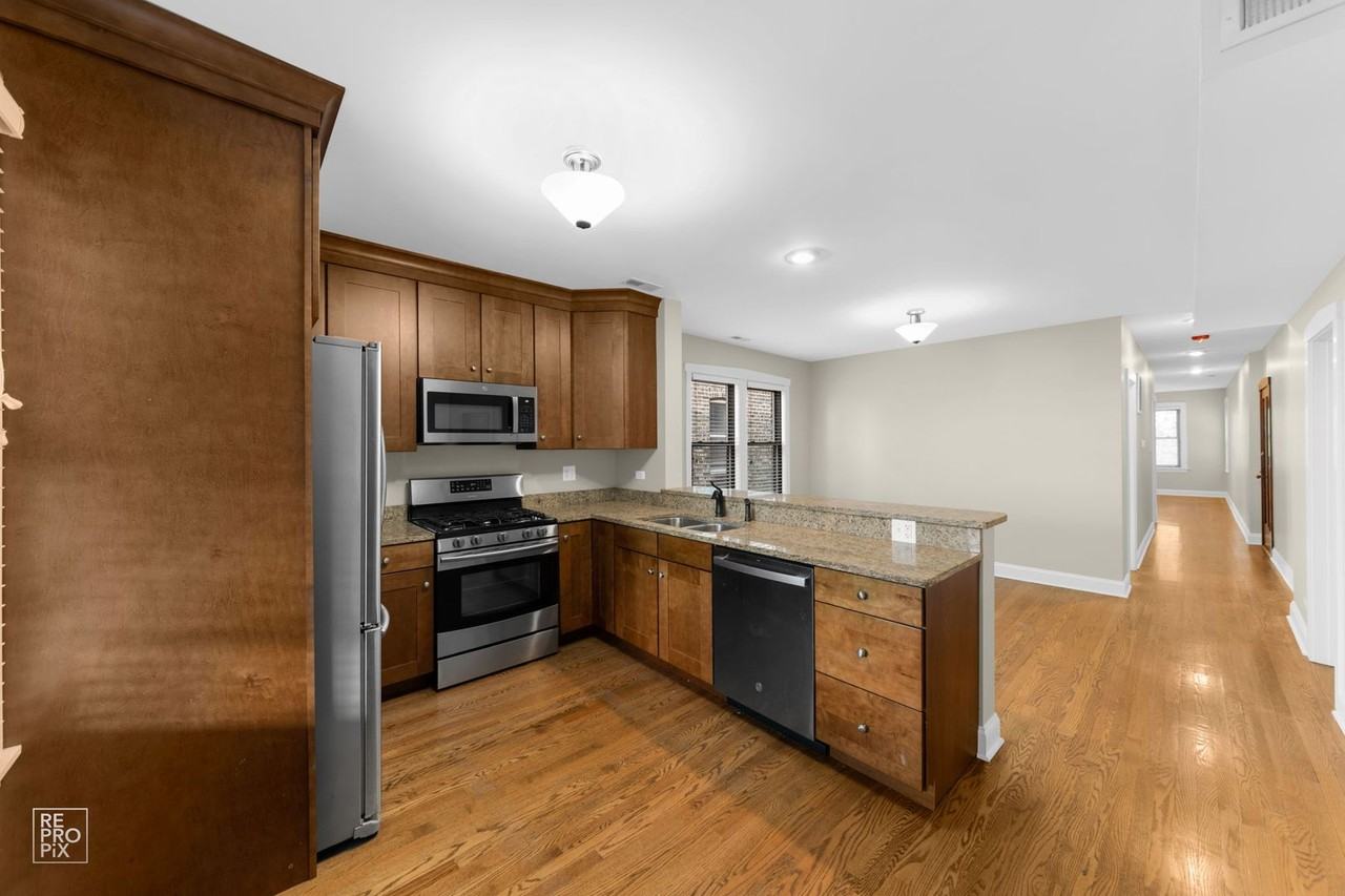 109 Harrison St - Photo 5 of 13