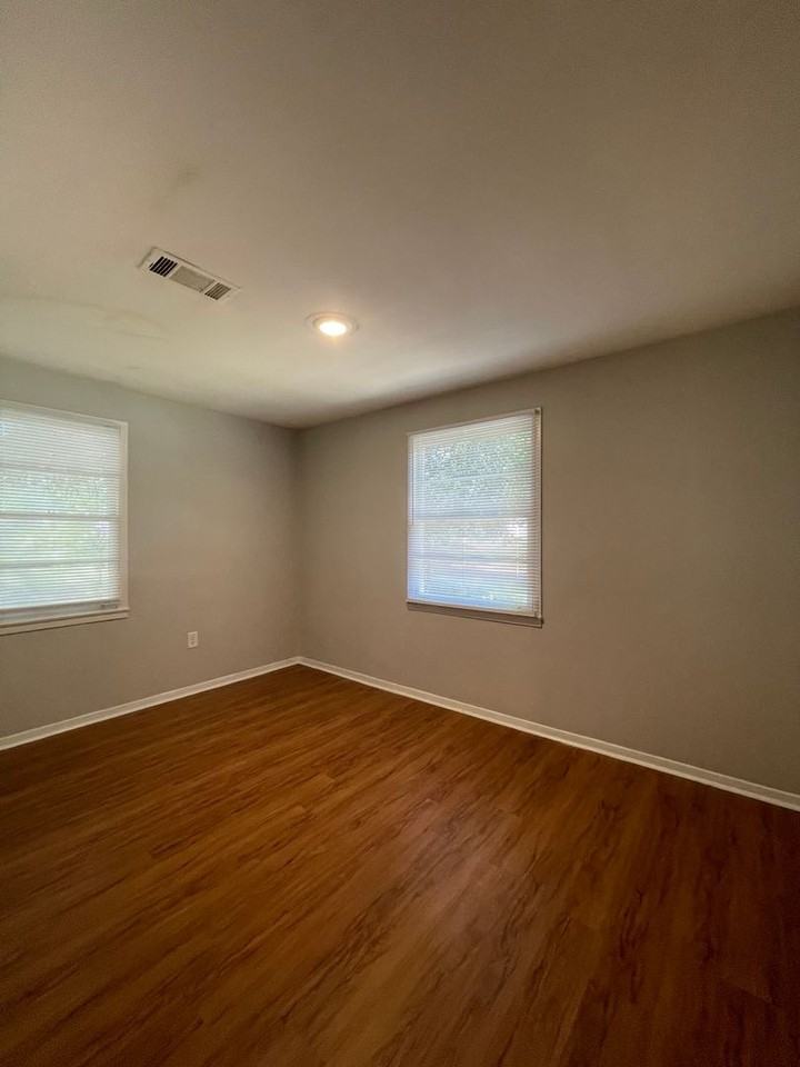 3510 Dundale Road - Photo 7 of 12