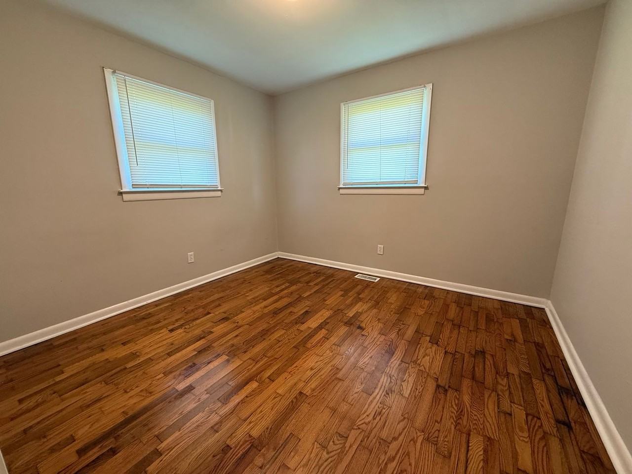 2776 North Ave - Photo 3 of 14