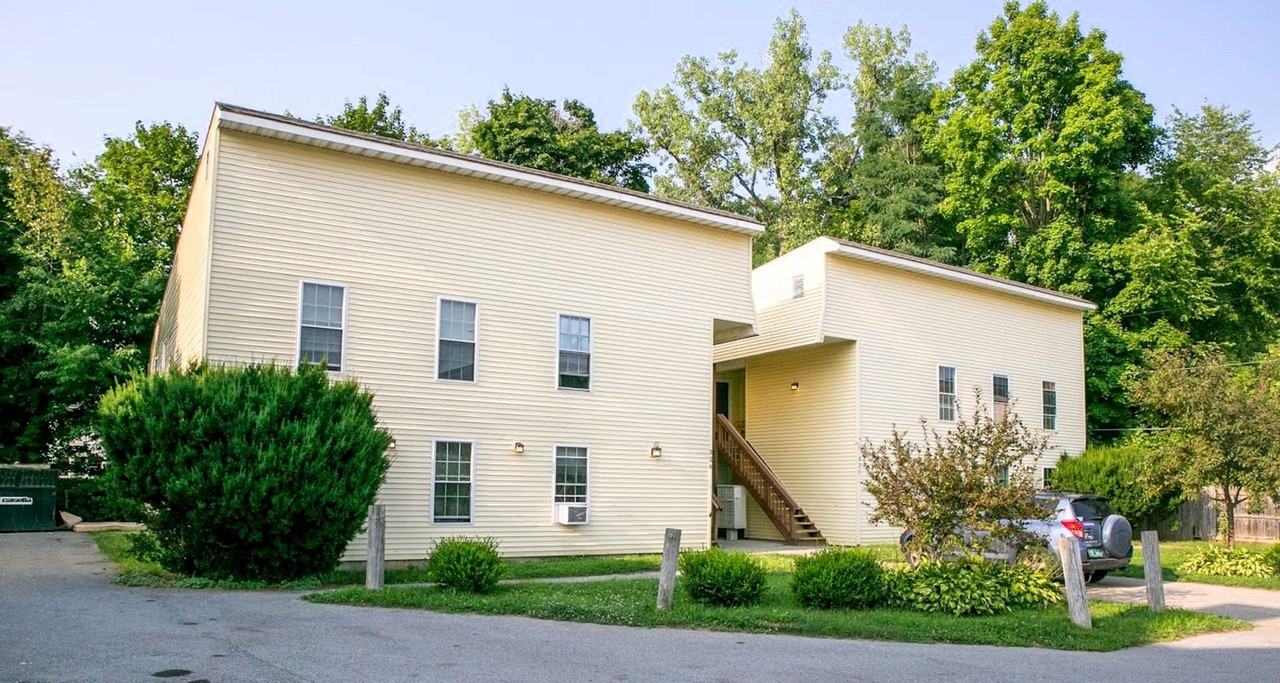 326 Pleasant Street - Photo 3 of 5