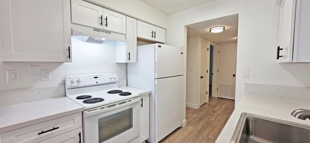 Cambridge Oaks Apartments - Photo 4 of 50