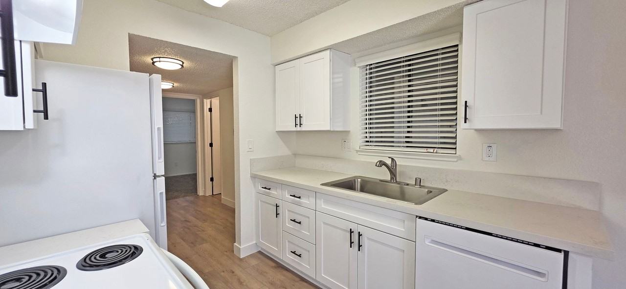 Cambridge Oaks Apartments - Photo 5 of 50