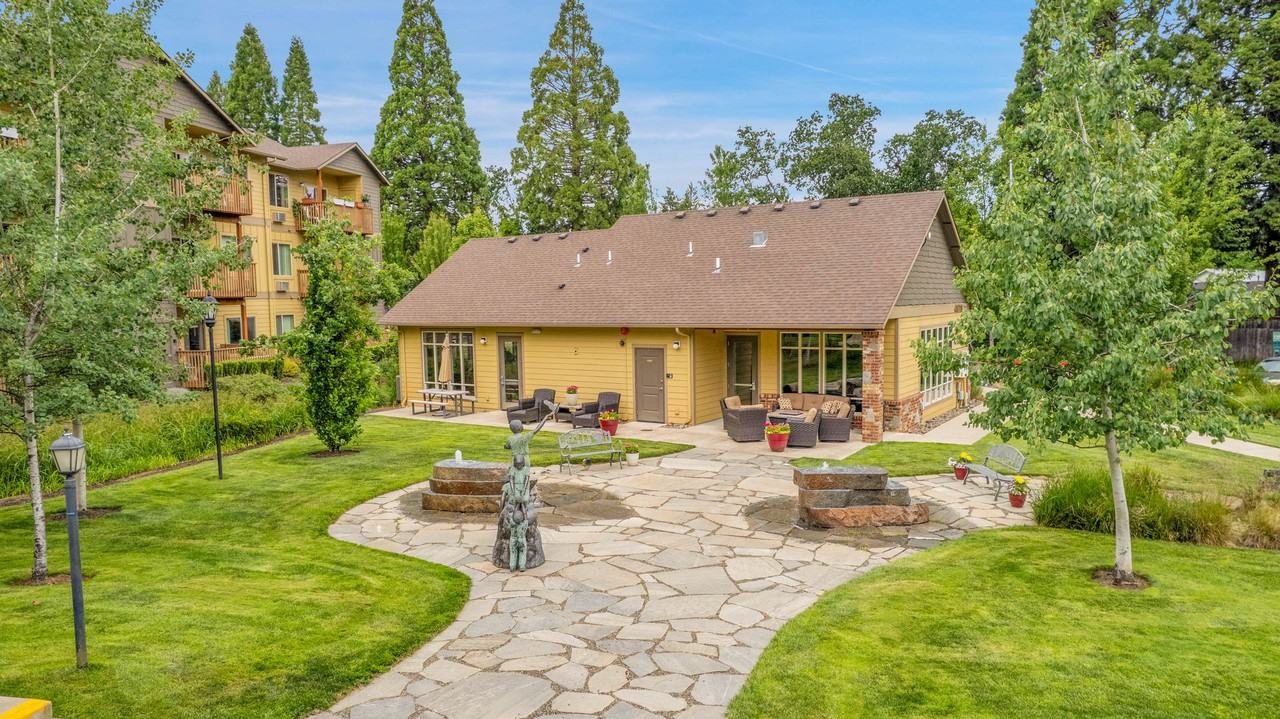 Your Sanctuary in South Salem - Photo 4 of 35