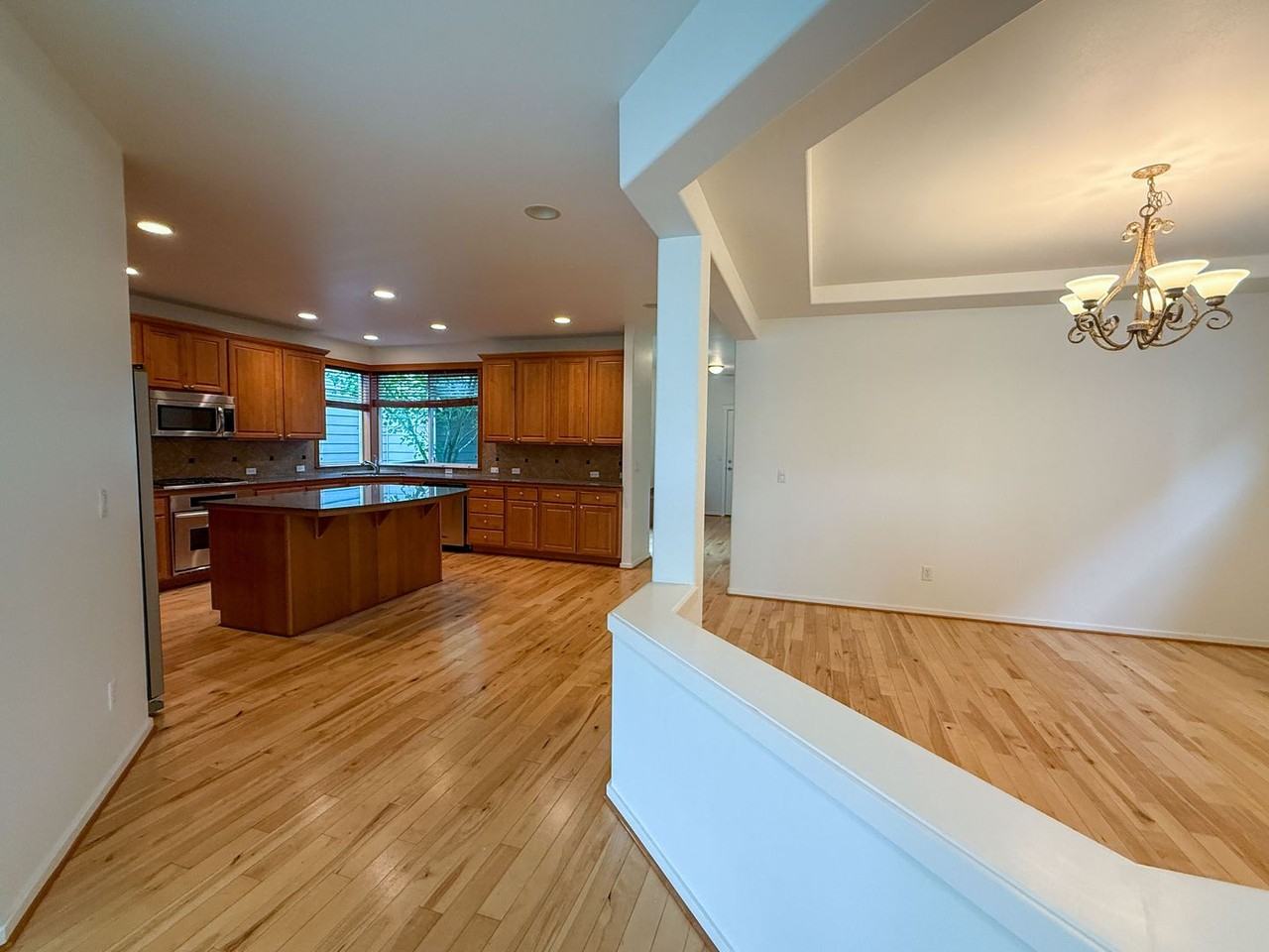 3463 Ne Monterey Ln - Photo 2 of 34