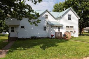 featured image of 1803 1/2 11th St E
