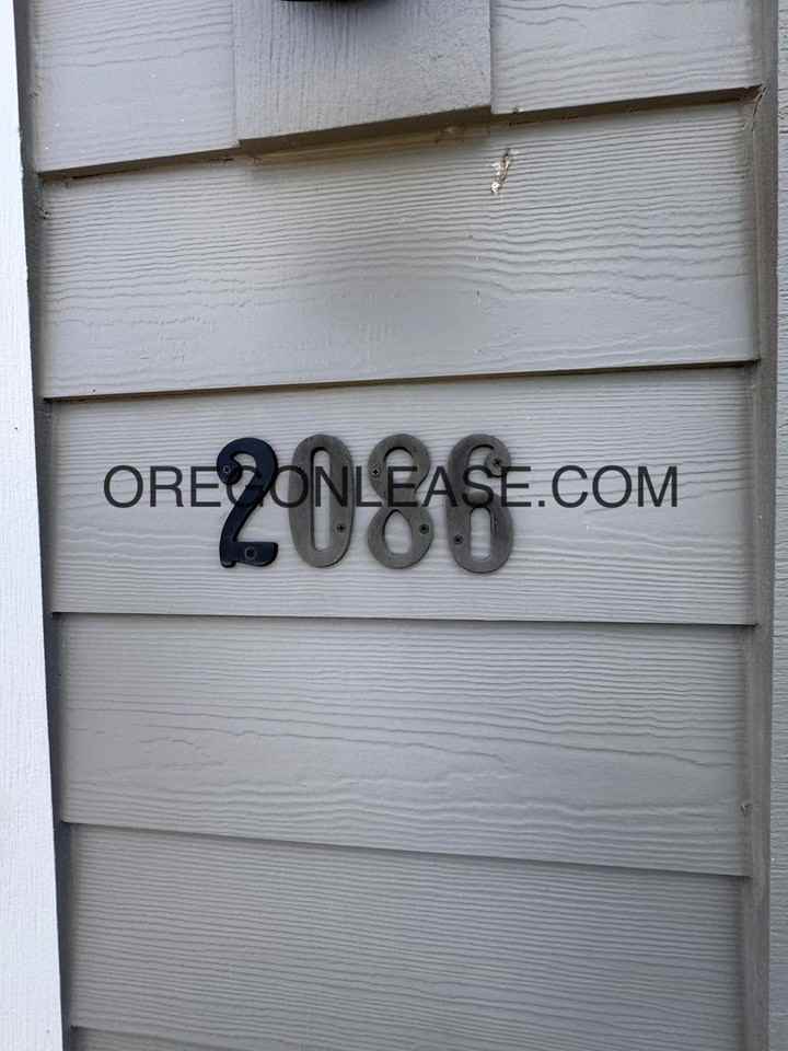 2086 9th St - Photo 3 of 22