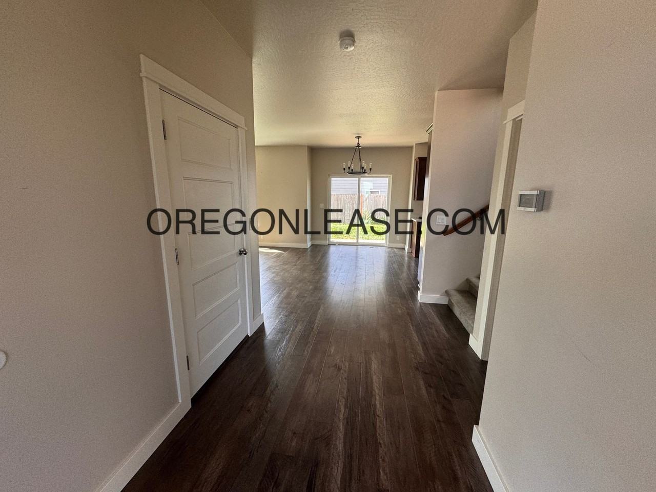 2086 9th St - Photo 4 of 22