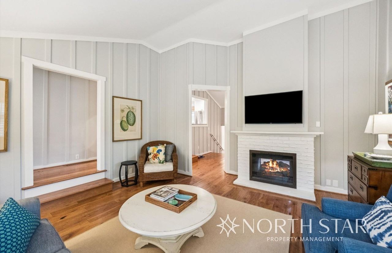 569 7th St - Photo 4 of 47