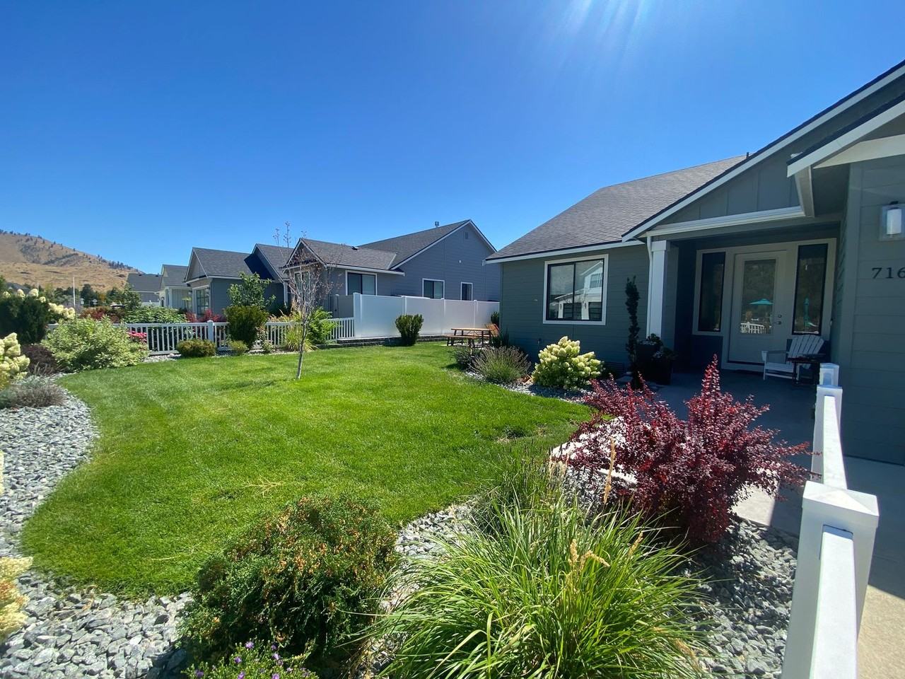 716 W Golf Course Dr - Photo 2 of 23