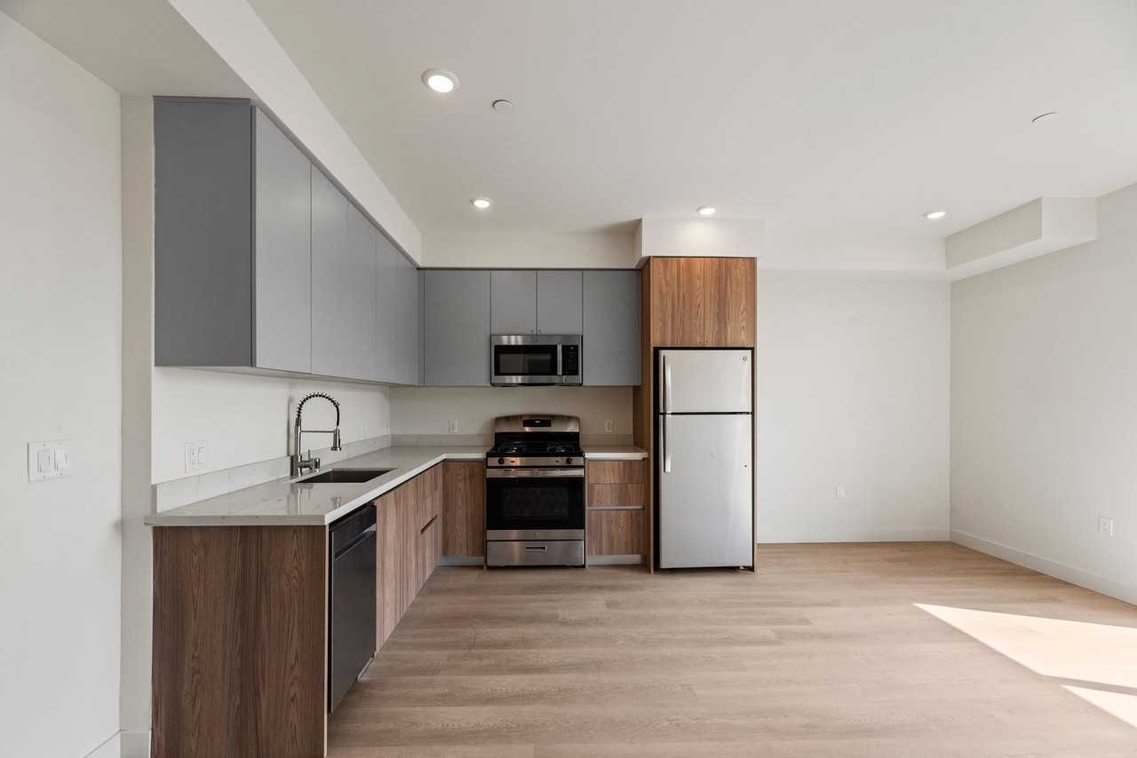 TALA Local at 719 S. Hoover Street - Photo 5 of 50