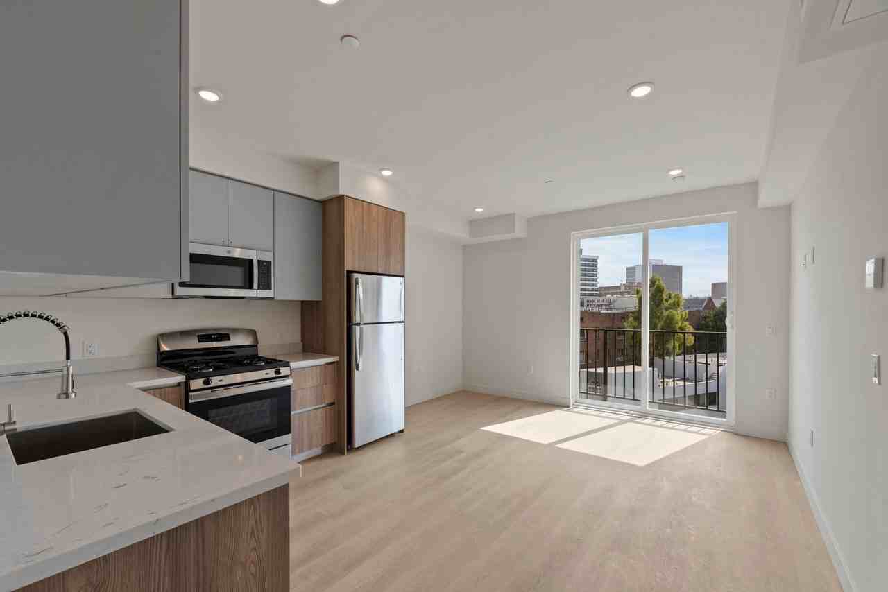 TALA Local at 719 S. Hoover Street - Photo 7 of 50