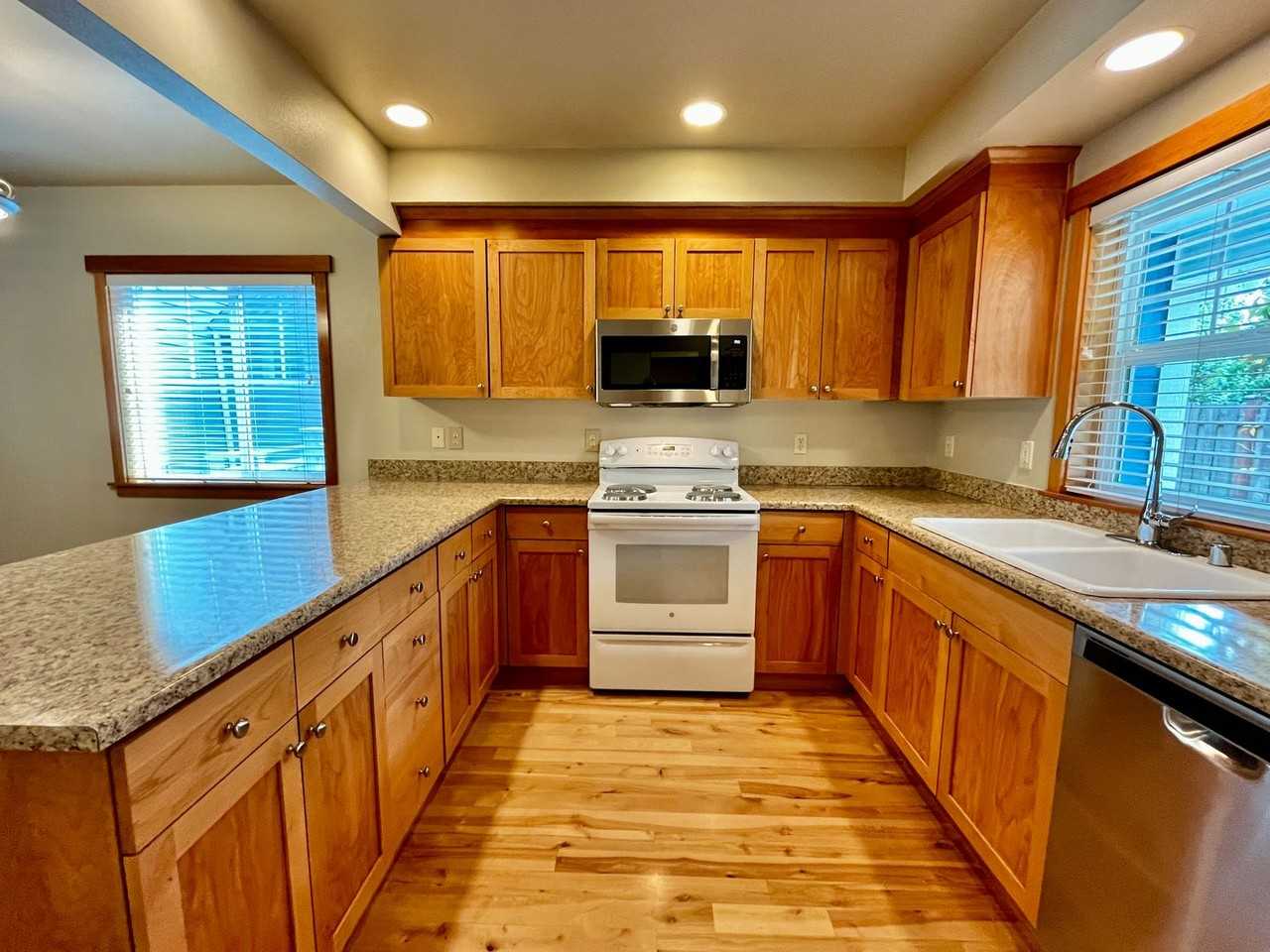 1356 Stonecress Ln Ne - Photo 3 of 25