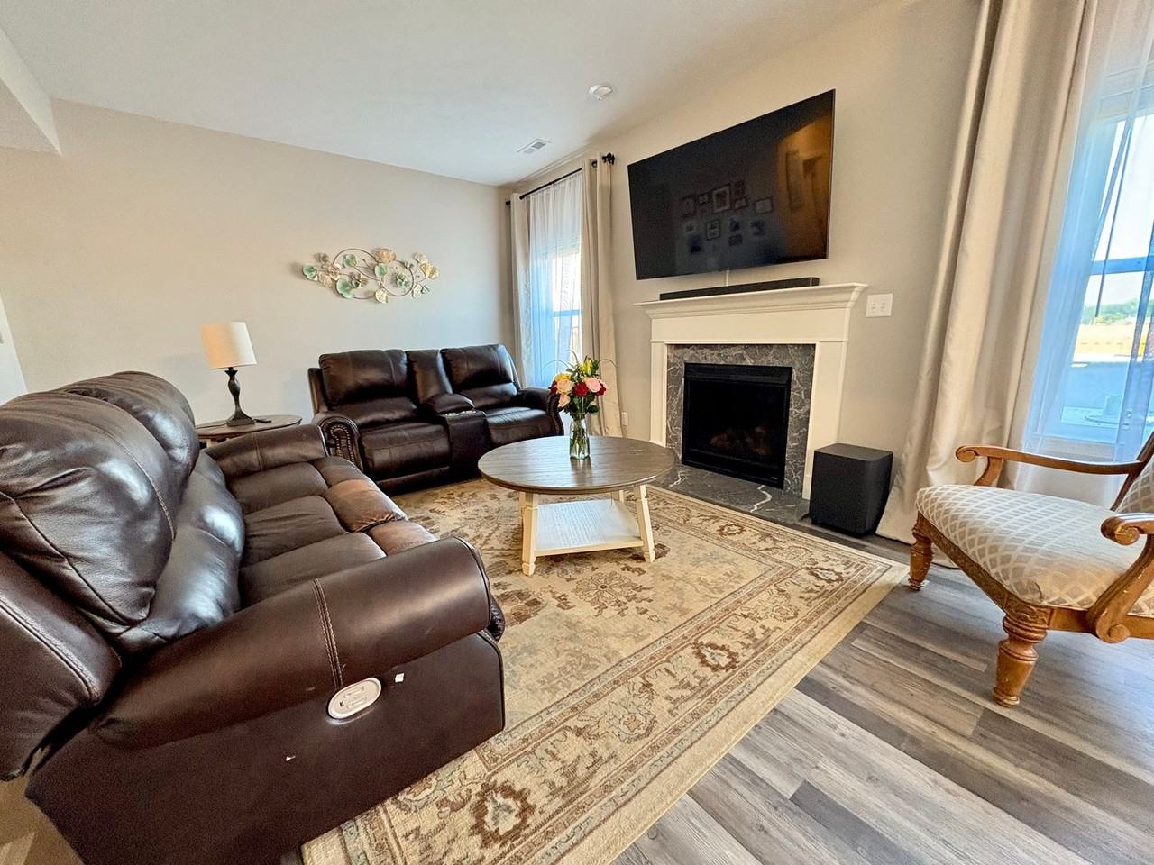423 Wallingford St - Photo 2 of 25