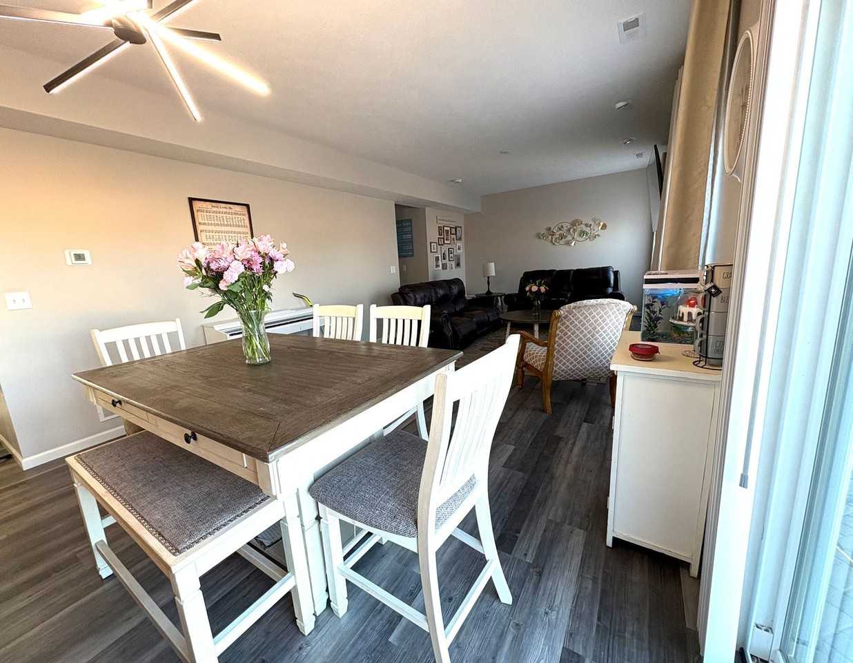 423 Wallingford St - Photo 6 of 25
