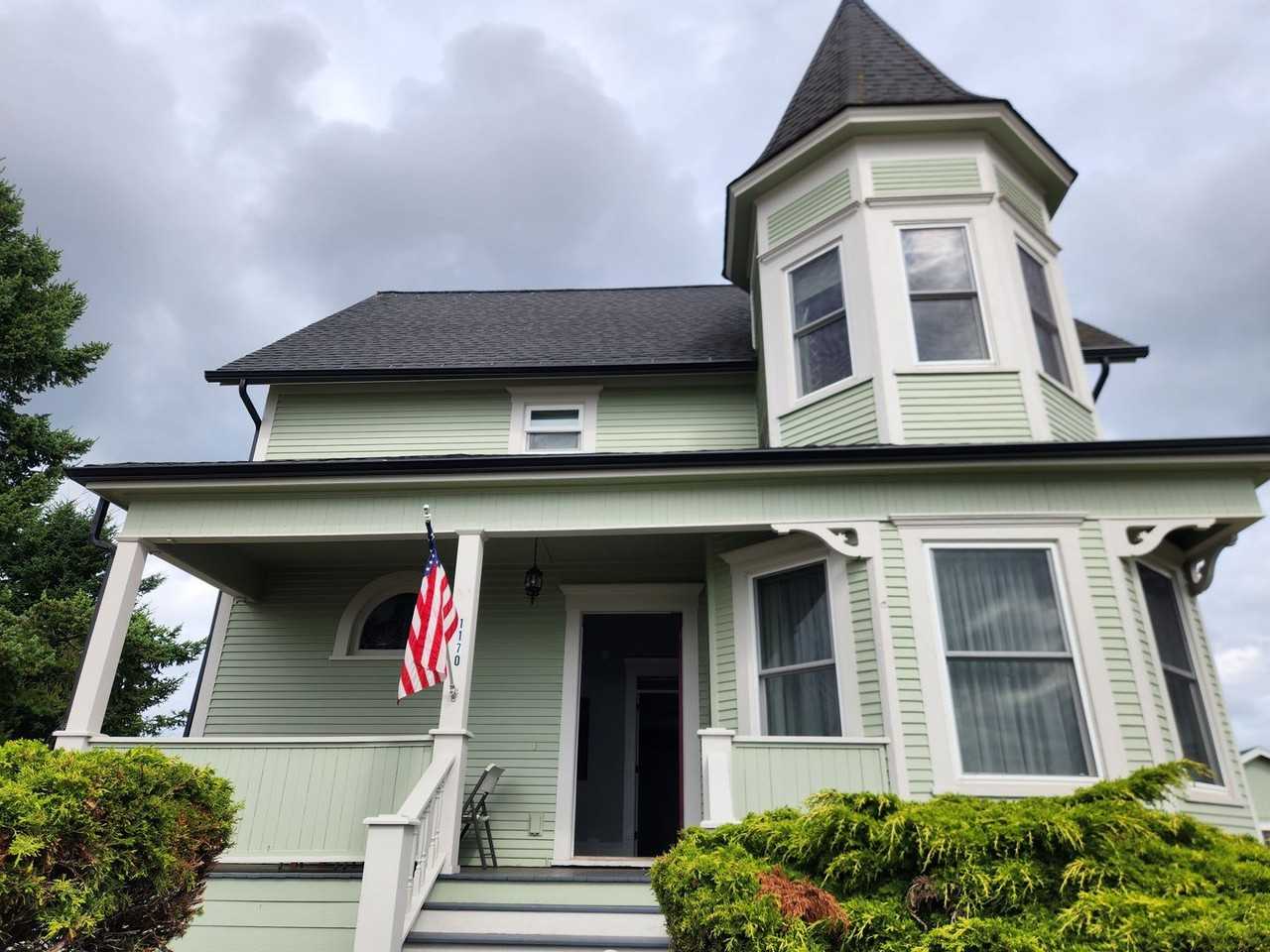 1170 Peace Portal Dr - Photo 2 of 31