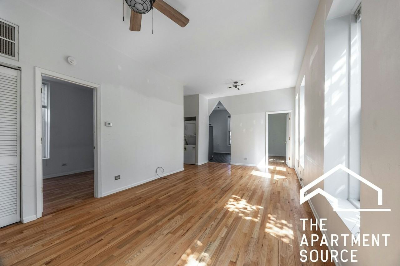 2732 West Chicago Avenue, Unit 1R - Photo 2 of 15