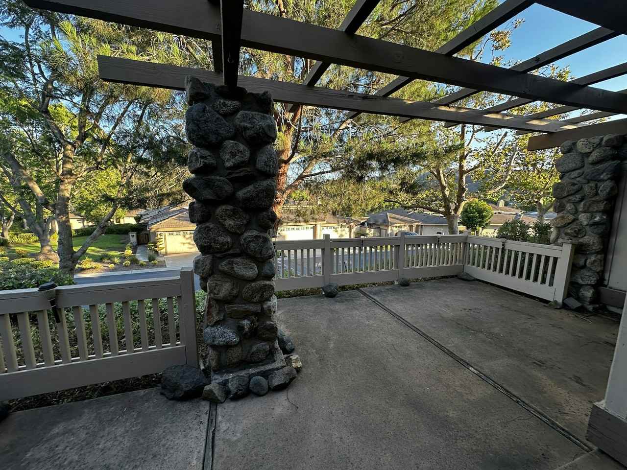 8555 Circle R Course Ln - Photo 3 of 16