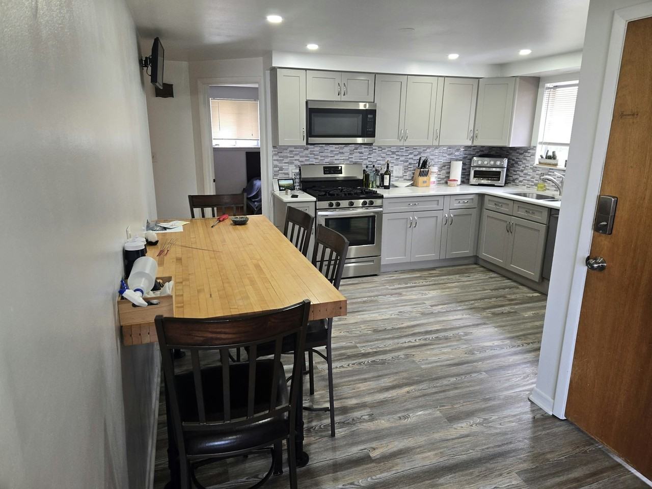 205 Meadowlawn Road, Unit Upper - Photo 2 of 23