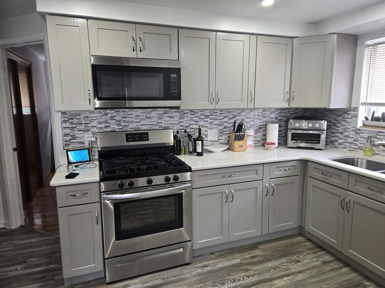 205 Meadowlawn Road, Unit Upper - Photo 3 of 23