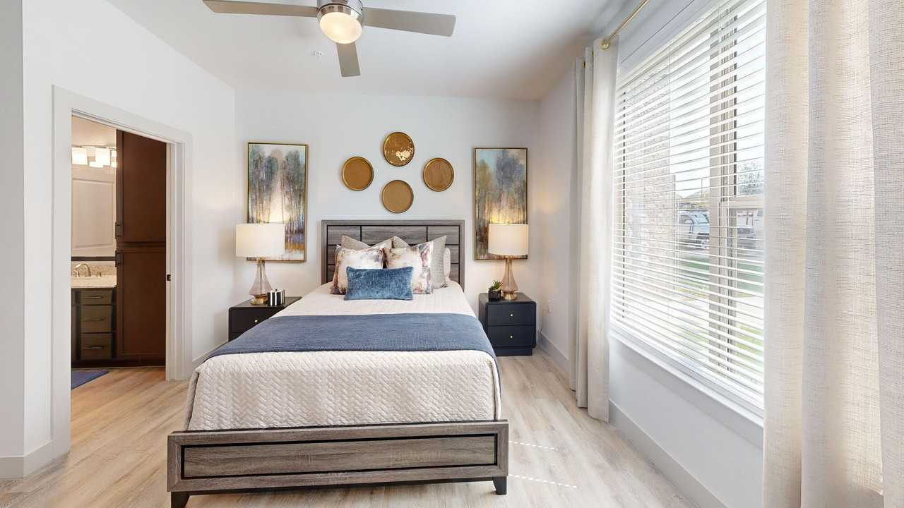 The Heyward - Photo 4 of 23