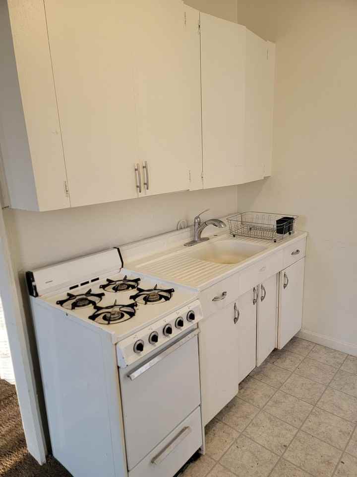 149 South 800 East - Photo 4 of 17