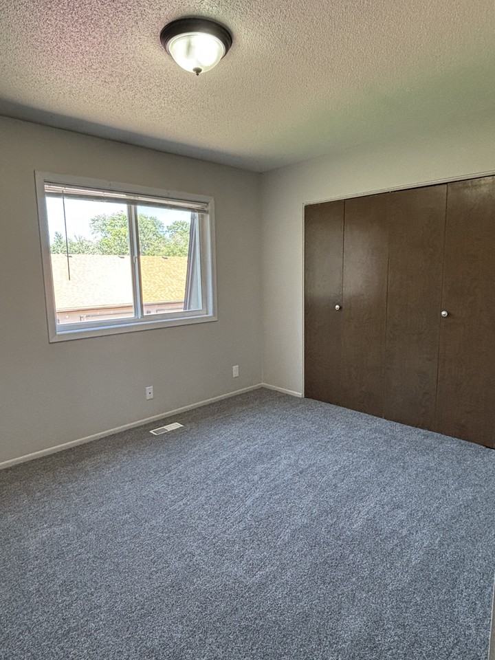 823 N 2nd St - Photo 3 of 10