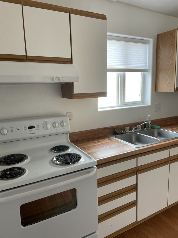 1801 Thrall Street - Photo 2 of 14