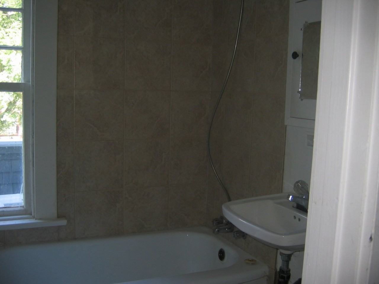 608 Gertrude Ave - Photo 3 of 6