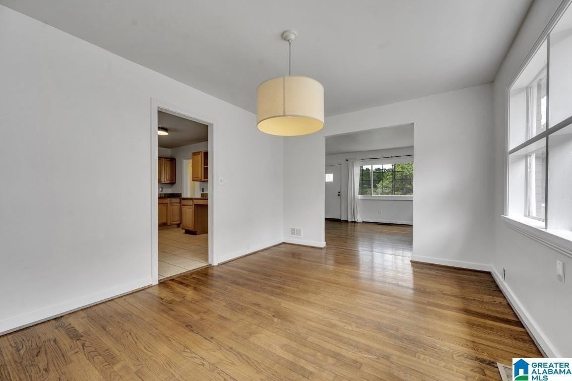 5321 Crestwood Blvd - Photo 7 of 30