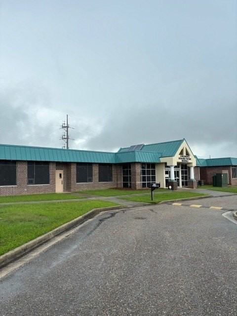 795 Ross Clark Cir - Photo 4 of 25