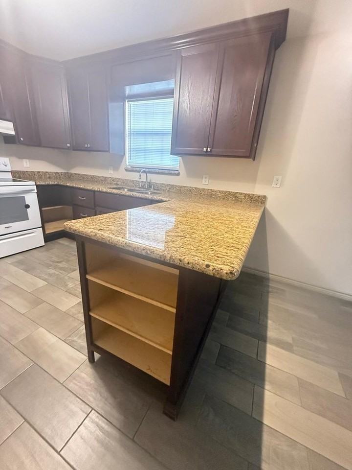 1458 Katy Dr - Photo 6 of 31