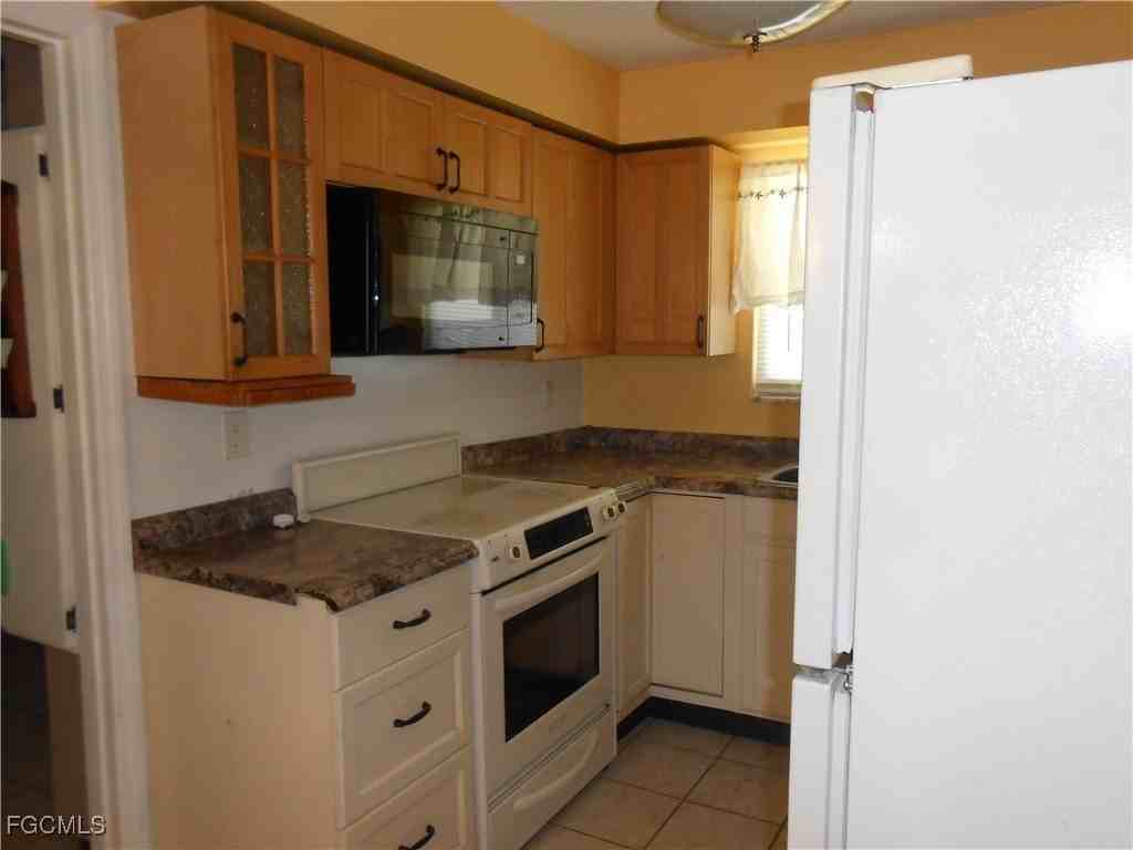 1406 Alwynne Dr - Photo 7 of 26