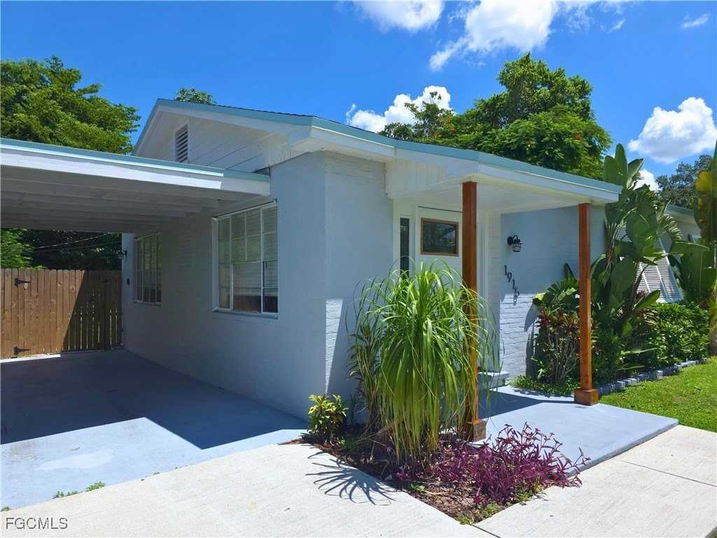 1915 Llewellyn Dr - Photo 2 of 17