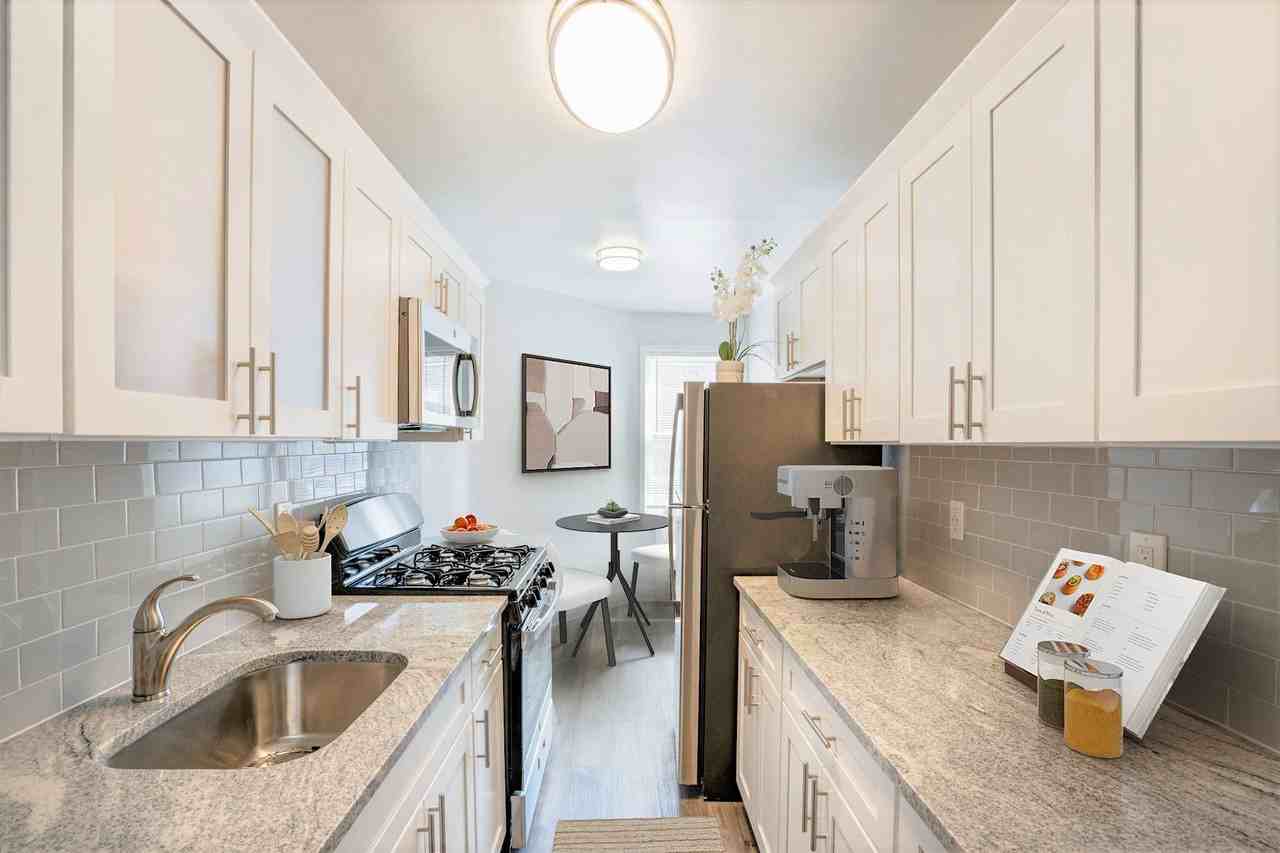 Bergen Apartments - Photo 2 of 9