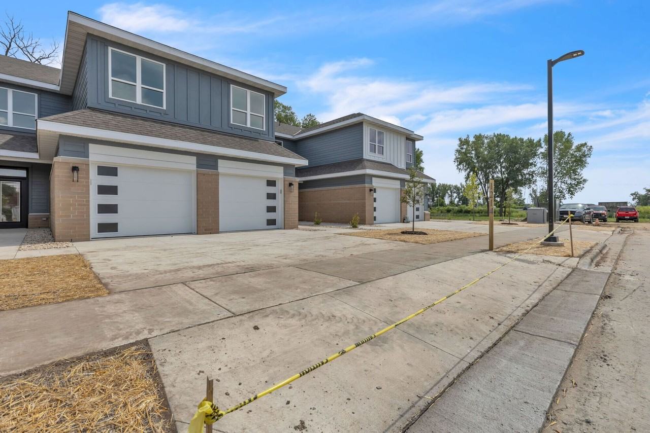 Broadway Lofts and Townhomes - Photo 2 of 24