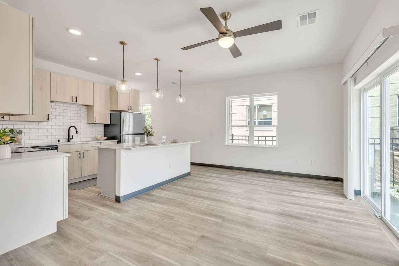 Broadway Lofts and Townhomes - Photo 4 of 24