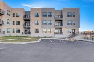 featured image of 1120 N Windsor Ave