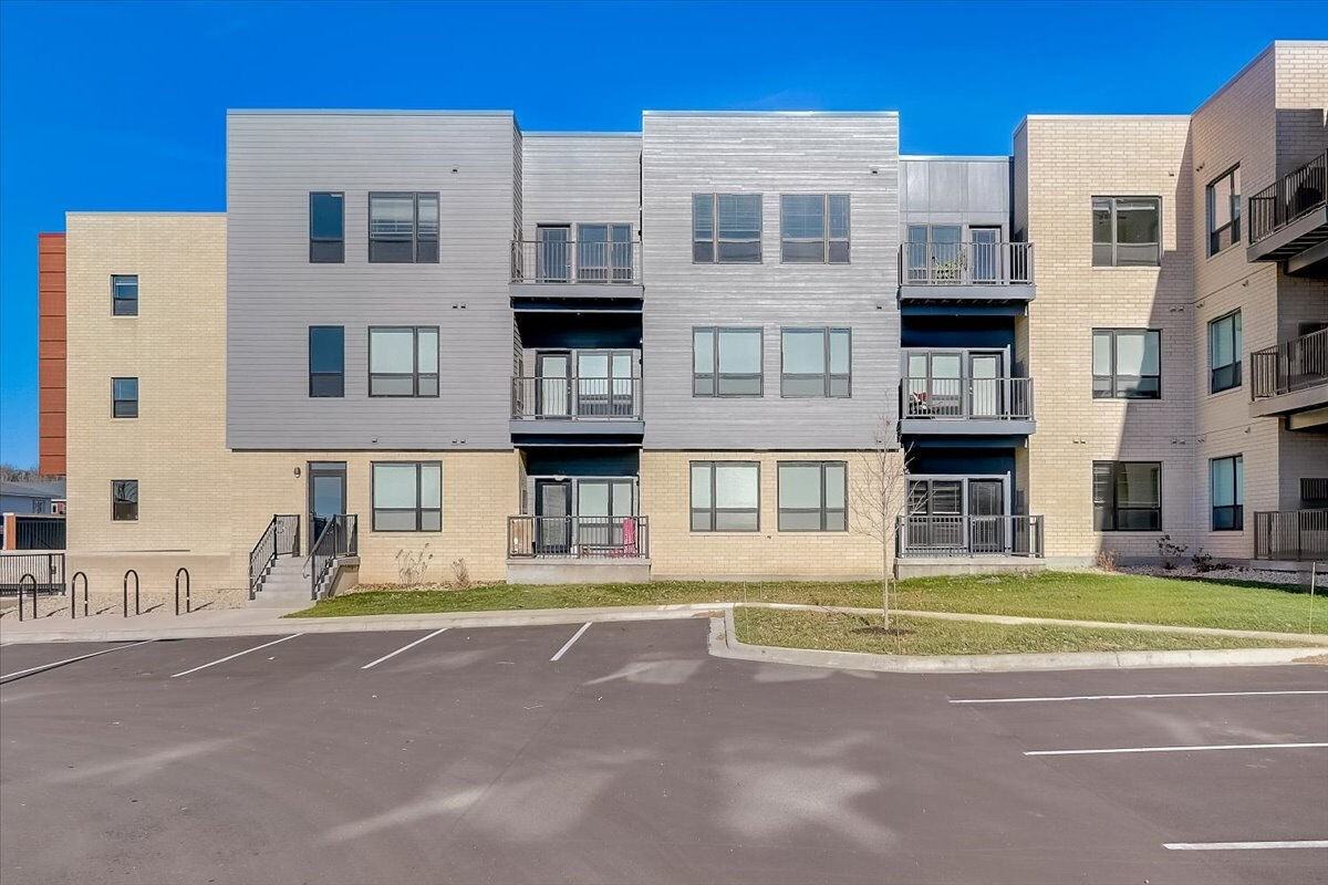 Glen Grove - Photo 5 of 50