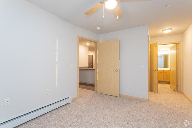 Regency Place - Photo 5 of 50