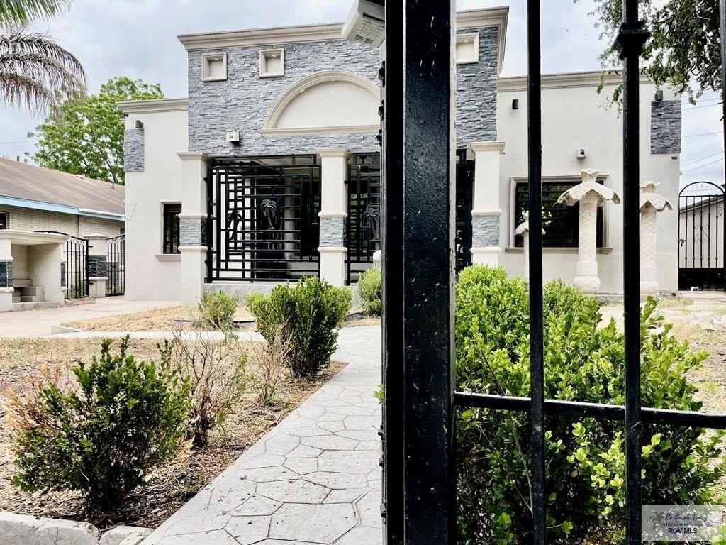 2508 Lindberg Avenue - Photo 5 of 31